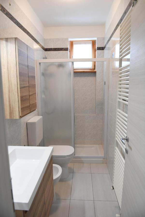 Blue Apartment - A Due Passi Dal Lago, Parcheggio Privato Lazise Exterior foto
