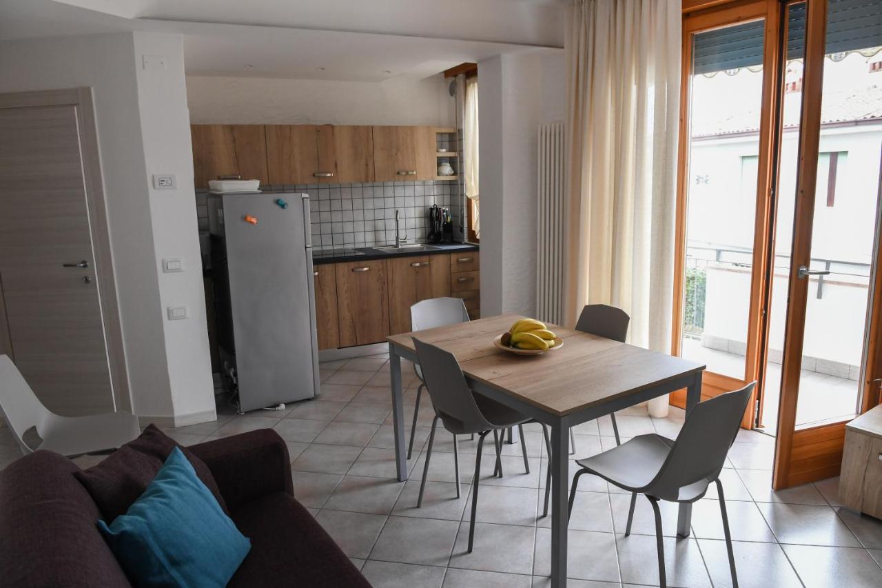 Blue Apartment - A Due Passi Dal Lago, Parcheggio Privato Lazise Exterior foto