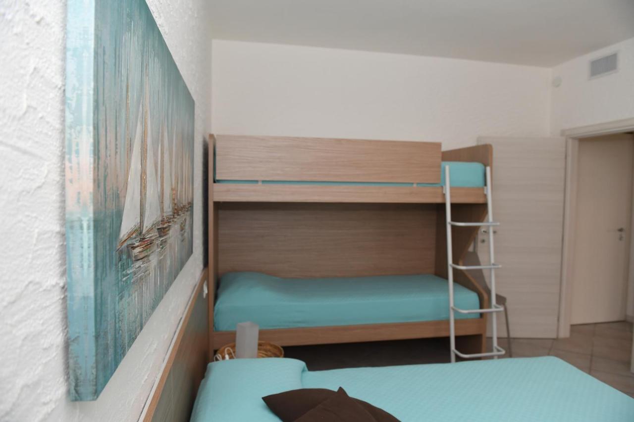 Blue Apartment - A Due Passi Dal Lago, Parcheggio Privato Lazise Exterior foto