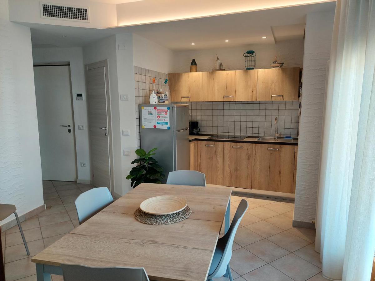 Blue Apartment - A Due Passi Dal Lago, Parcheggio Privato Lazise Exterior foto