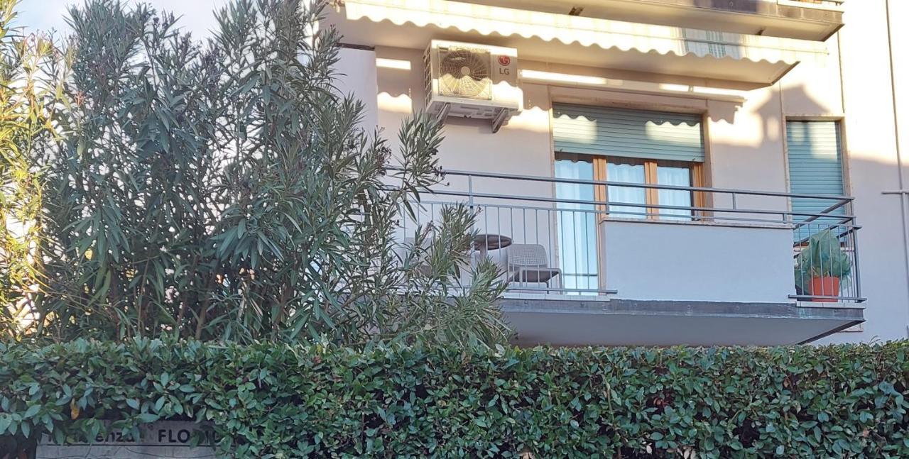Blue Apartment - A Due Passi Dal Lago, Parcheggio Privato Lazise Exterior foto